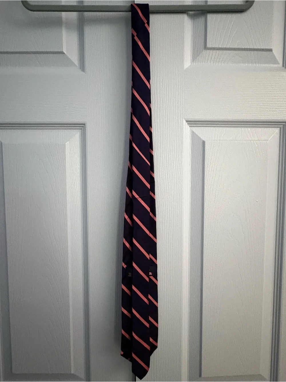 Brooks Brothers Navy Tie with Pink Diagonal Stripes
